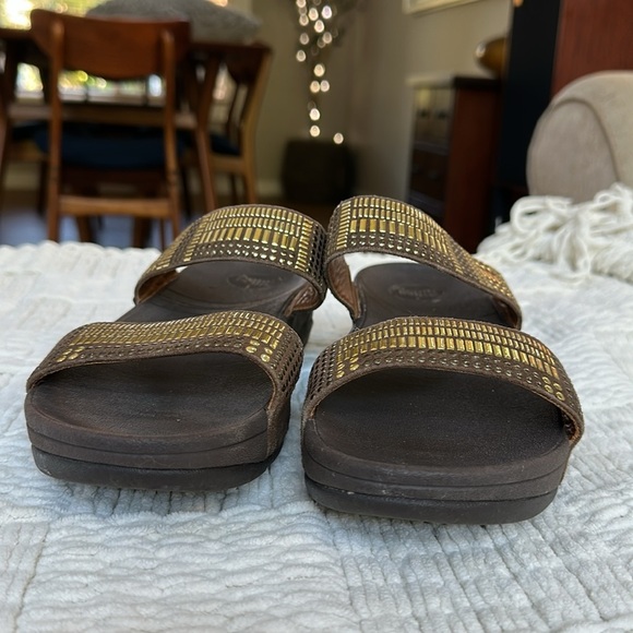 Fitflop “Kaia Croc” shiny gold embellished flip flop sandal - Picture 8 of 13